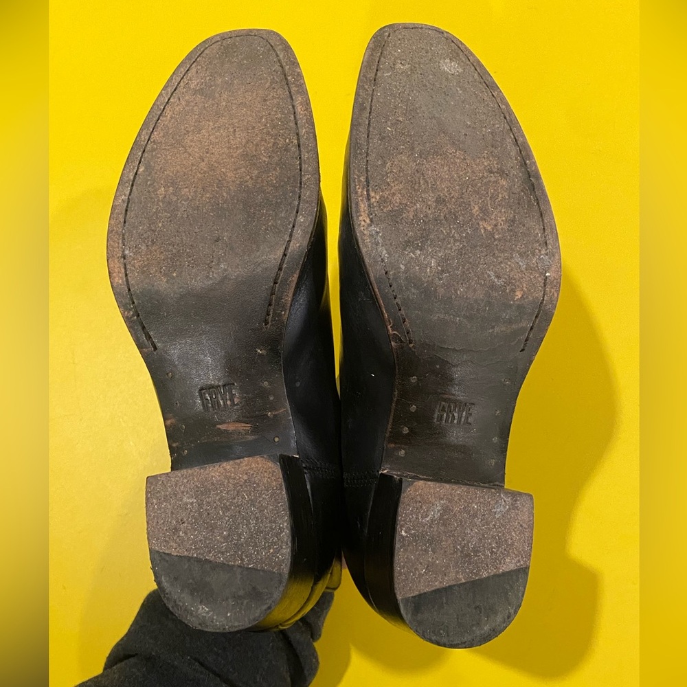 Frye Leather Chelsea Booties - Blk 8.5 - Picture 6 of 7